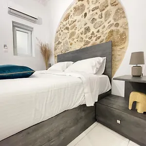 https://mary-studio.rethymnohotels.net